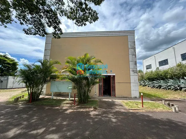 Galpão / Barracão com 3200m², à venda ou para alugar, no bairro Polo Industrial em Guaxupé