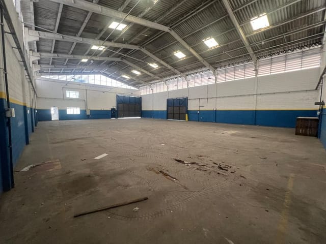 Galpão / Barracão com 1500m², para alugar, no bairro Chácara do Solar I (Fazendinha) em Santana de Parnaíba