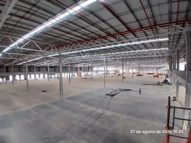 Galpão / Barracão com 1m², para alugar, no bairro Parque Jaçatuba em Santo André