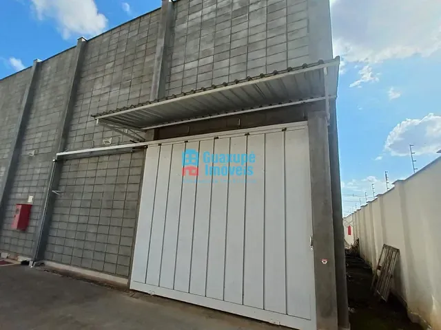 Galpão / Barracão com 937m², para alugar, no bairro Polo da Moda em Guaxupé