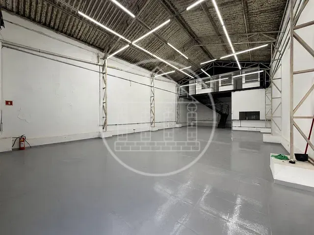 Galpão / Barracão com 200m², para alugar, no bairro Cidade Dutra em São Paulo
