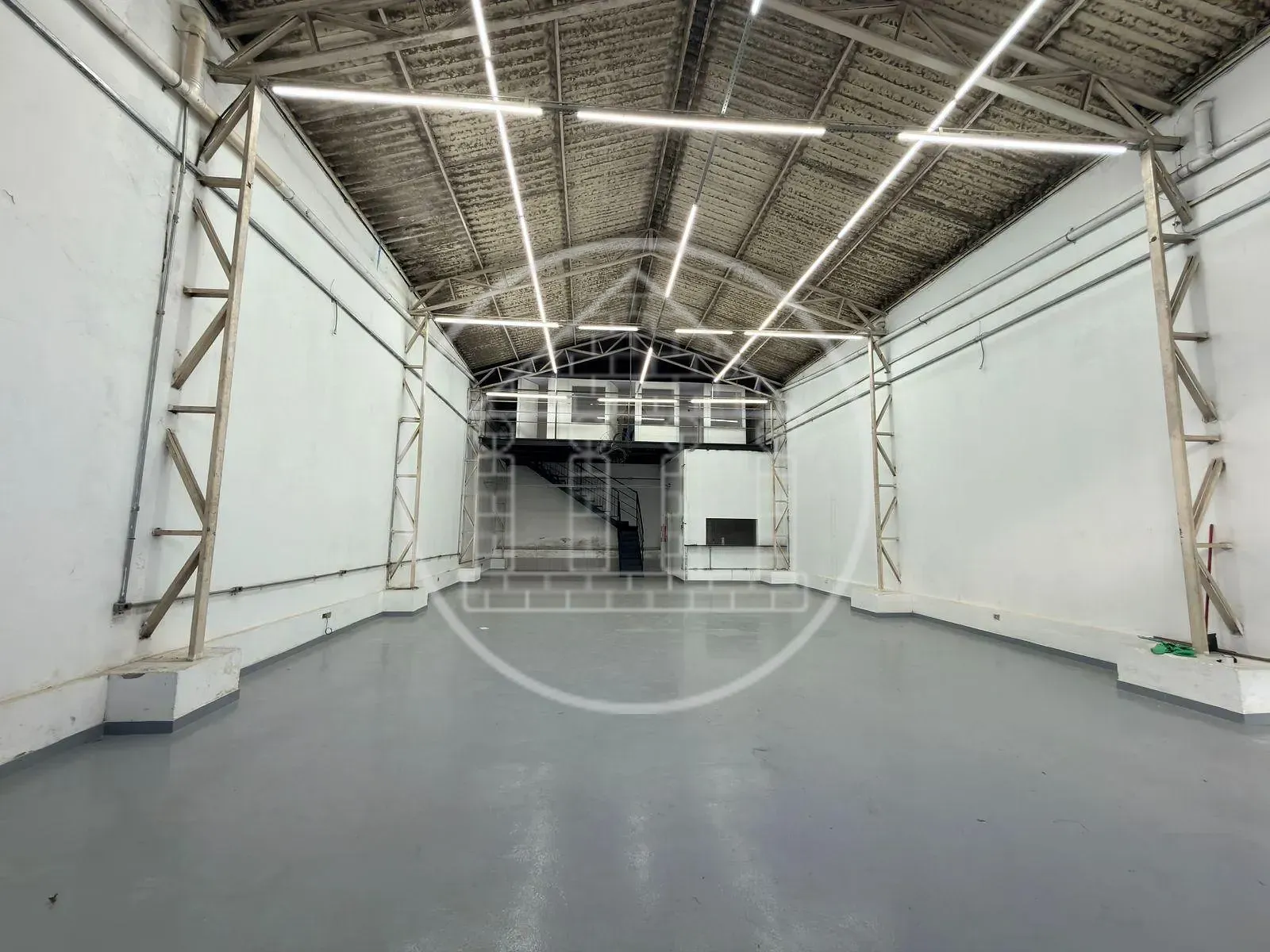 Depósito-Galpão, 200 m² - Foto 2