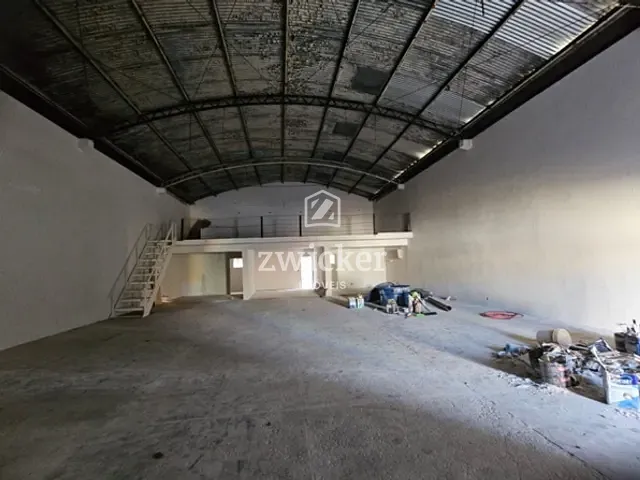 Galpão / Barracão com 273m², para alugar, no bairro Jardim Redentor em Bauru