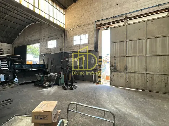 Galpão / Barracão com 883m², à venda ou para alugar, no bairro Vila Fiori em Sorocaba