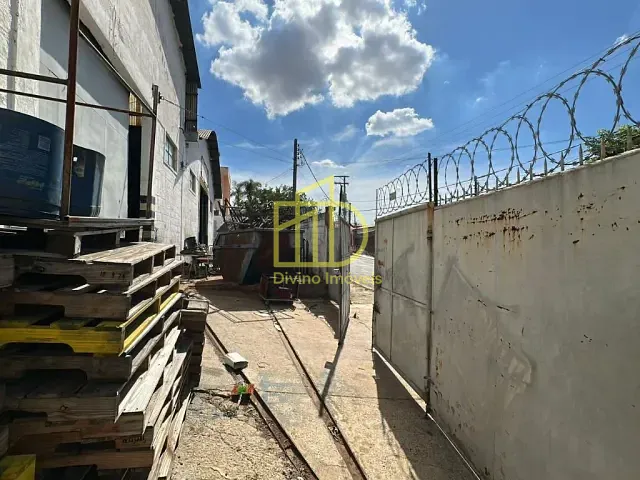Galpão / Barracão com 883m², à venda ou para alugar, no bairro Vila Fiori em Sorocaba
