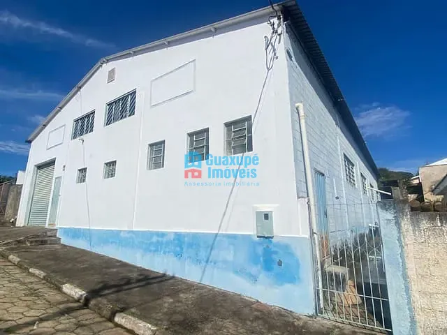 Galpão / Barracão à venda, no bairro Vila Rica em Guaxupé