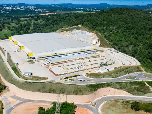 Galpão / Barracão com 56749m², para alugar, no bairro Colonial em Contagem