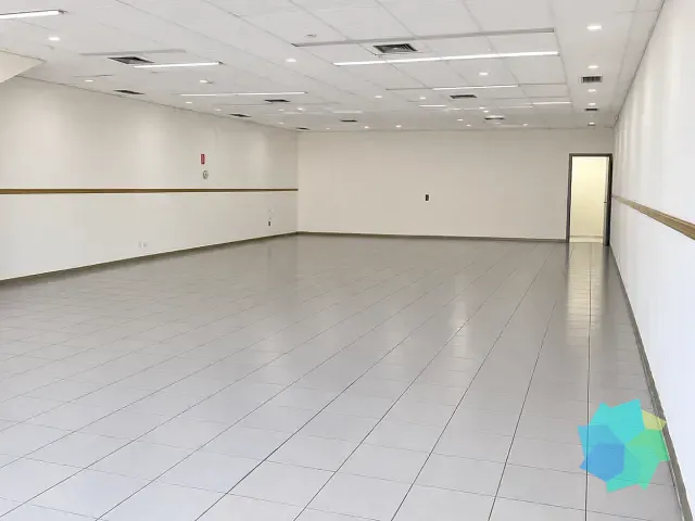 Galpão / Barracão com 180m², para alugar, no bairro Centro em Salto