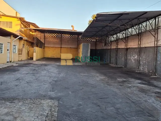 Galpão / Barracão com 586m², para alugar, no bairro Vila Nair em São José dos Campos
