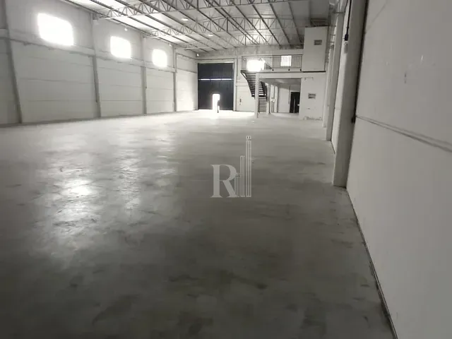 Galpão / Barracão com 701m², para alugar, no bairro Praça em Tijucas