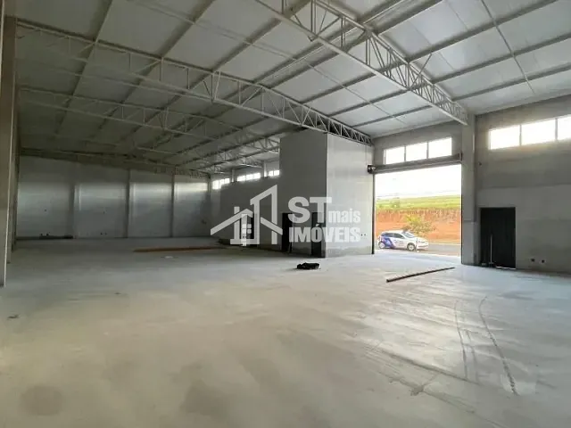 Galpão / Barracão com 600m², para alugar, no bairro São Cristovão em Andradas