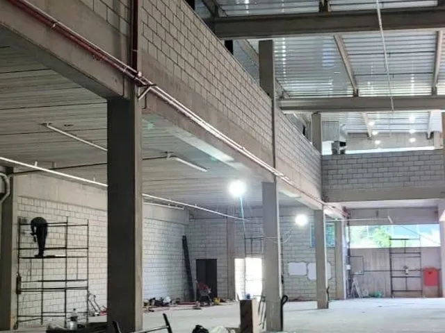 Galpão / Barracão com 1300m², para alugar, no bairro Jardim das Laranjeiras em São Paulo