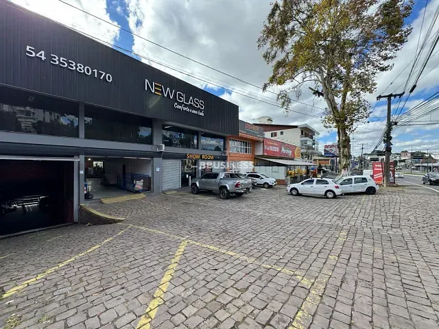Galpão / Barracão à venda, no bairro De Lazzer em Caxias do Sul
