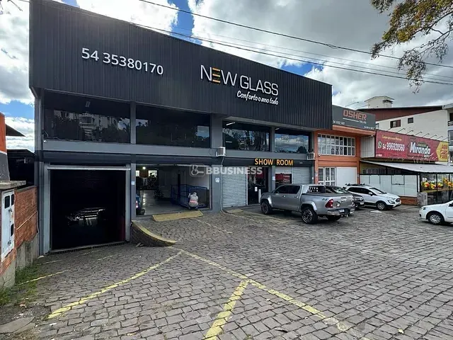 Galpão / Barracão à venda, no bairro De Lazzer em Caxias do Sul