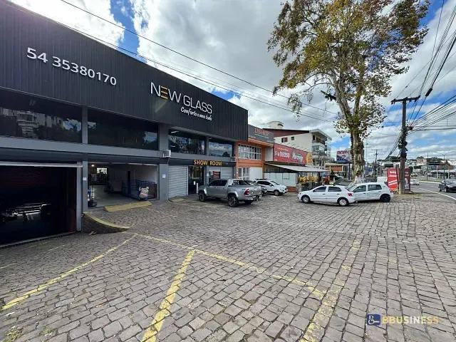 Galpão / Barracão à venda, no bairro De Lazzer em Caxias do Sul