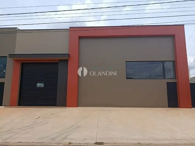 Galpão / Barracão com 300m², para alugar, no bairro Jardim Blumenau em Artur Nogueira