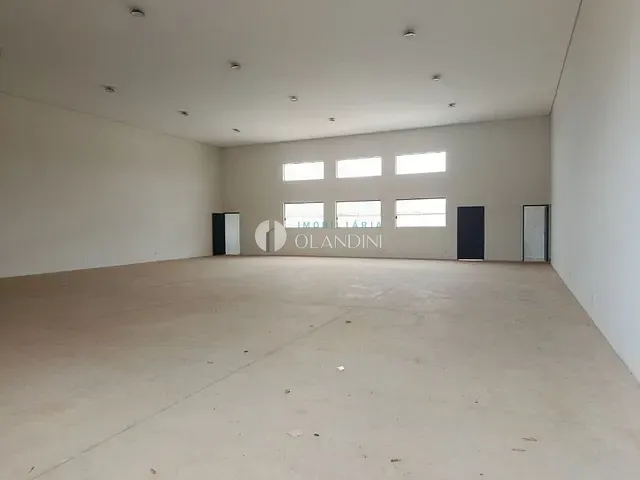 Galpão / Barracão com 300m², para alugar, no bairro Jardim Blumenau em Artur Nogueira