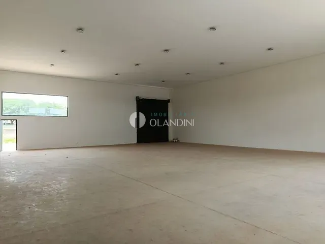 Galpão / Barracão com 300m², para alugar, no bairro Jardim Blumenau em Artur Nogueira