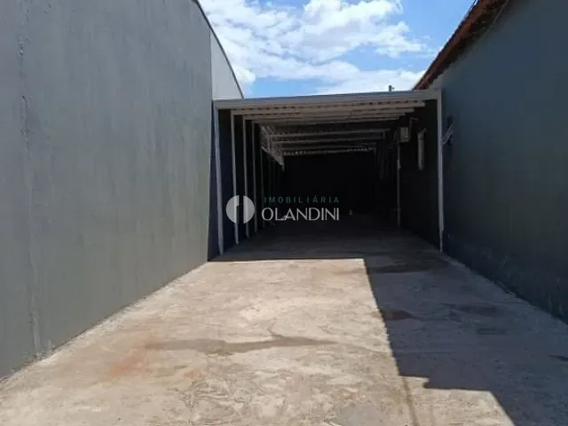 Galpão / Barracão com 250m², para alugar, no bairro Centro em Artur Nogueira
