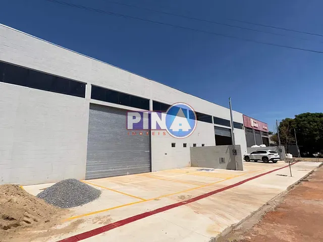 Galpão / Barracão com 420m², para alugar, no bairro Parque Primavera em Aparecida de Goiânia