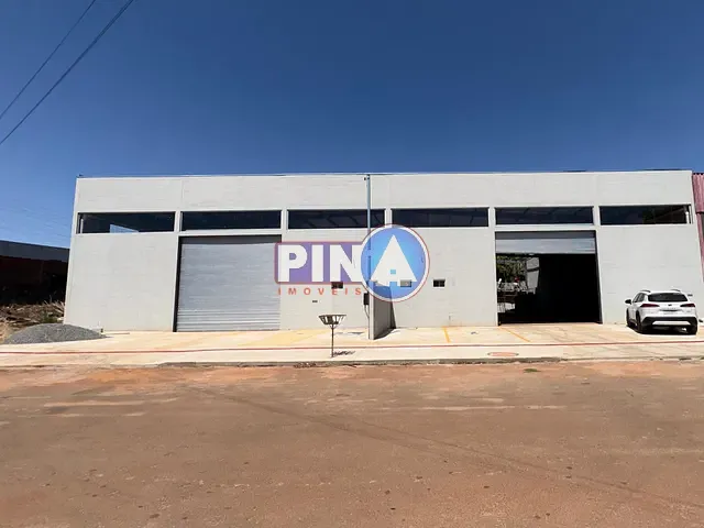 Galpão / Barracão com 420m², para alugar, no bairro Parque Primavera em Aparecida de Goiânia