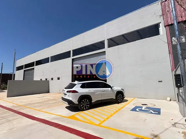 Galpão / Barracão com 420m², para alugar, no bairro Parque Primavera em Aparecida de Goiânia