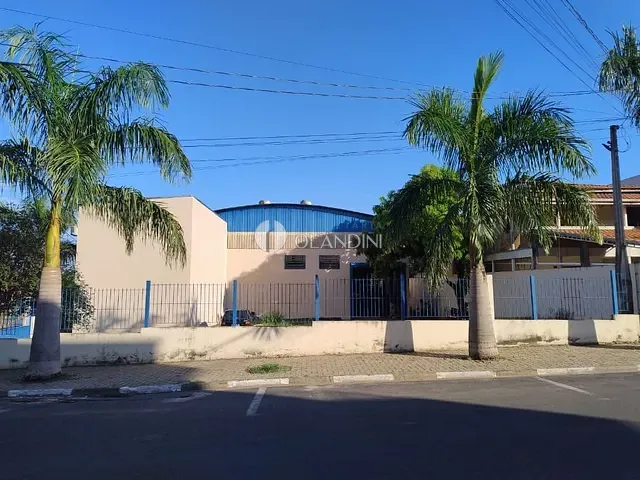 Galpão / Barracão com 885m², à venda, no bairro Cidade Universitária em Engenheiro Coelho