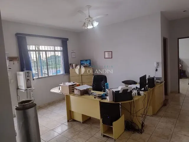 Galpão / Barracão com 885m², à venda, no bairro Cidade Universitária em Engenheiro Coelho