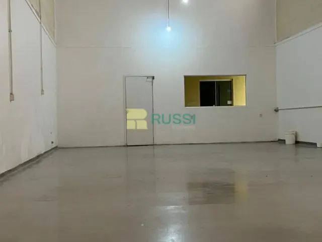 Galpão / Barracão com 300m², para alugar, no bairro Jardim Diamante em São José dos Campos