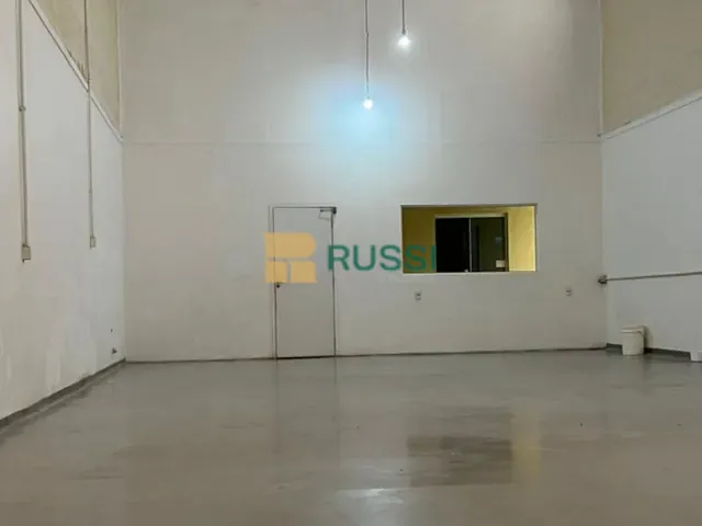 Galpão / Barracão com 300m², para alugar, no bairro Jardim Diamante em São José dos Campos