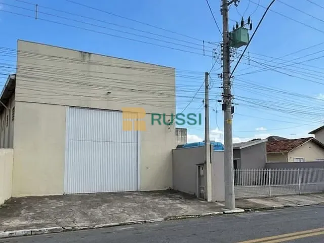 Galpão / Barracão com 300m², para alugar, no bairro Jardim Diamante em São José dos Campos