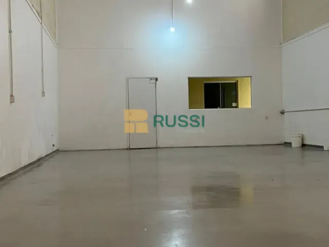 Galpão / Barracão com 300m², para alugar, no bairro Jardim Diamante em São José dos Campos