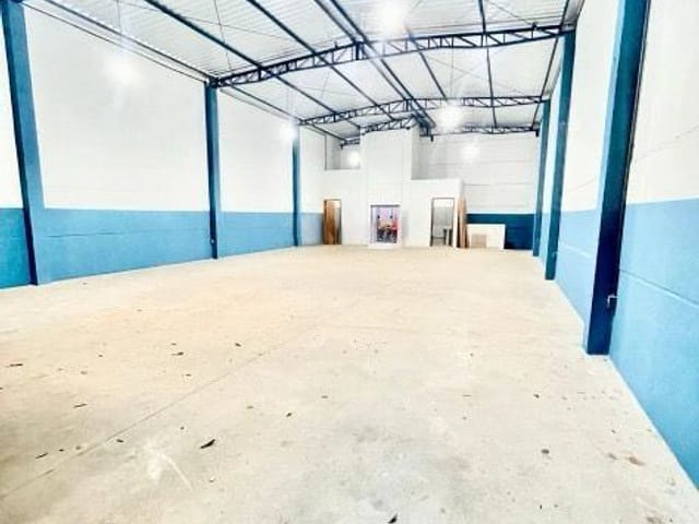 Galpão / Barracão com 397m², à venda ou para alugar, no bairro Jardim São José em Cambé