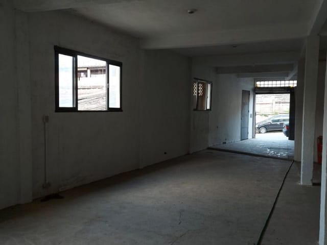 Galpão / Barracão com 400m², para alugar, no bairro Vila Sul Americana em Carapicuíba