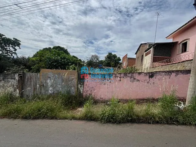 Terreno com 450m², à venda, no bairro centro em Guaranésia