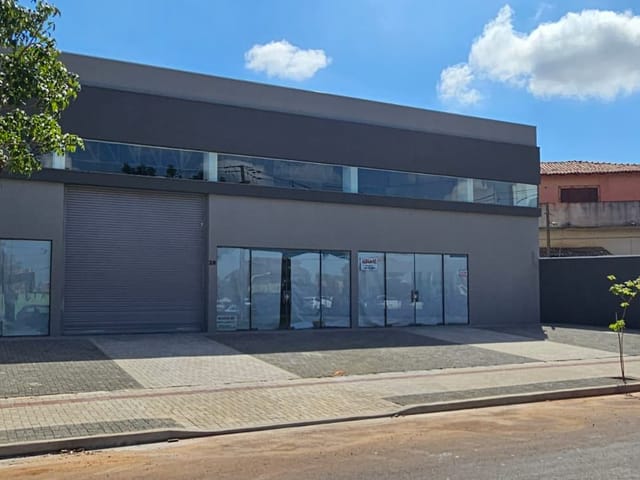 Galpão / Barracão com 634m², para alugar, no bairro Messiânico em Londrina