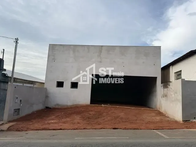 Galpão / Barracão com 195m², para alugar, no bairro Centro em Andradas