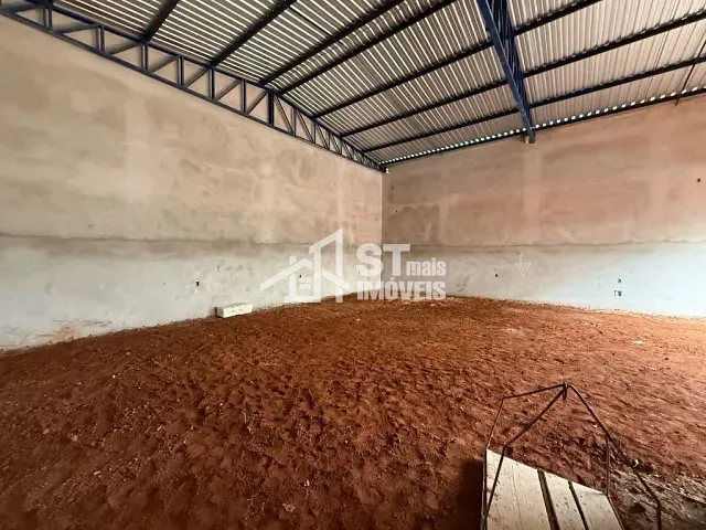 Galpão / Barracão com 195m², para alugar, no bairro Centro em Andradas