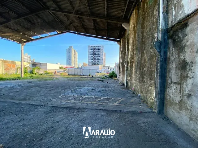 Galpão / Barracão com 400m², para alugar, no bairro Centro em Itajaí