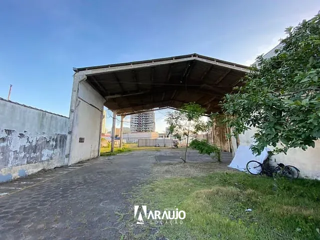 Galpão / Barracão com 400m², para alugar, no bairro Centro em Itajaí