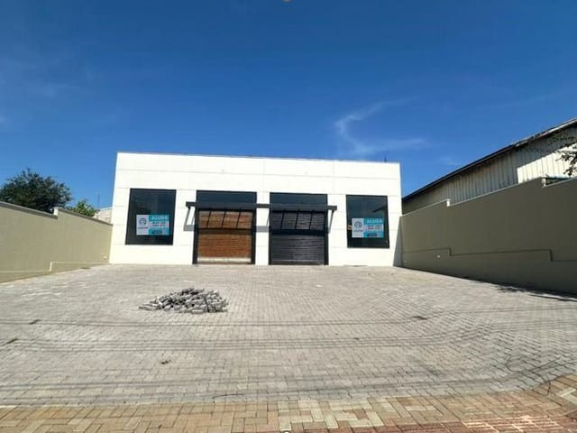 Galpão / Barracão com 588m², para alugar, no bairro Centro em Cambé