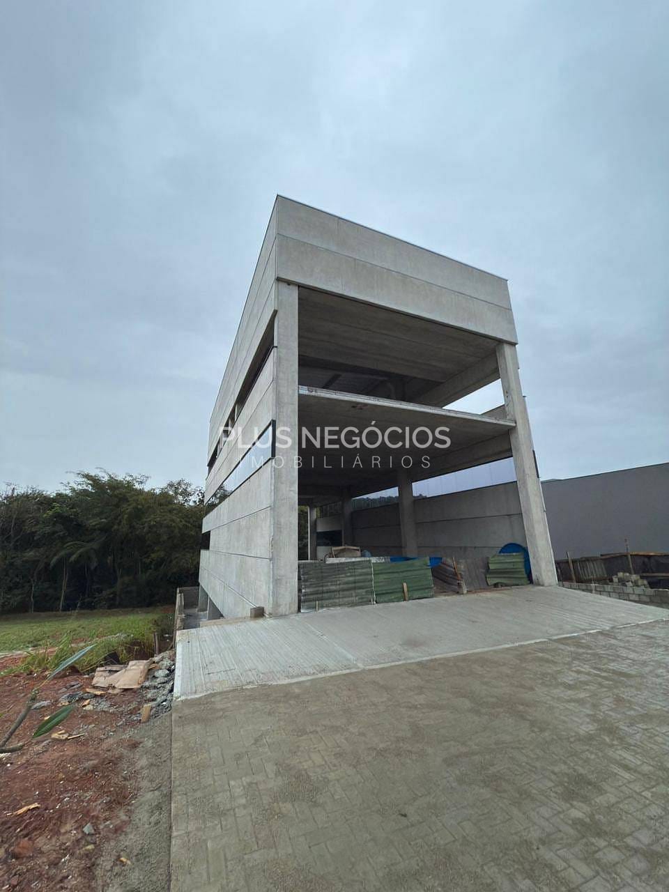 Depósito-Galpão-Armazém para alugar, 700m² - Foto 1