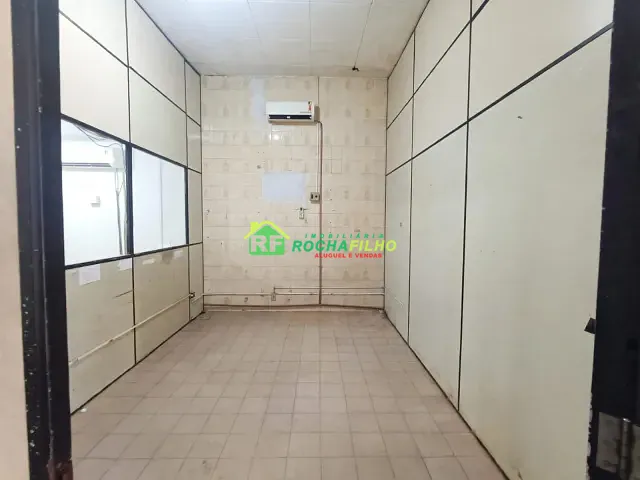 Galpão / Barracão com 336m², à venda ou para alugar, no bairro Piçarra em Teresina