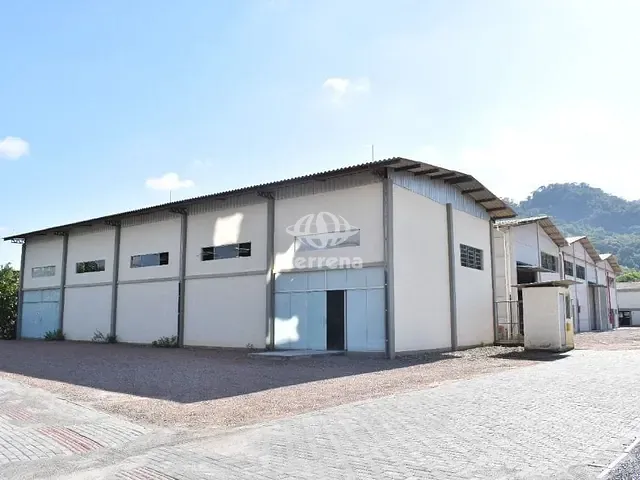 Galpão / Barracão com 5500m², para alugar, no bairro Itoupava Central em Blumenau