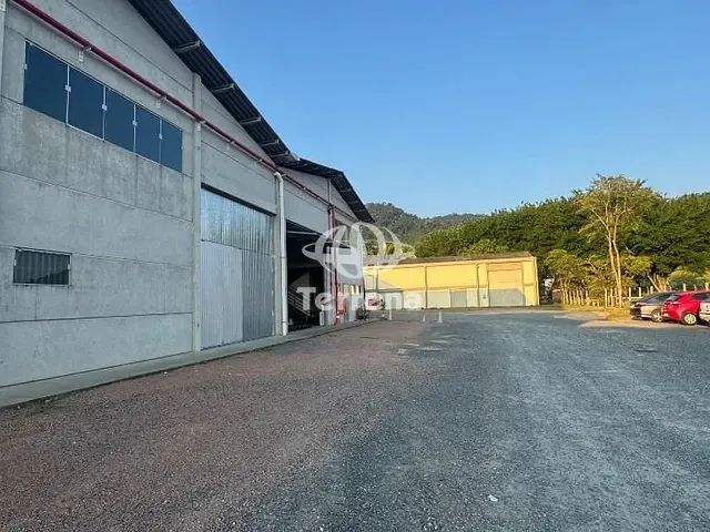 Galpão / Barracão com 5500m², para alugar, no bairro Itoupava Central em Blumenau