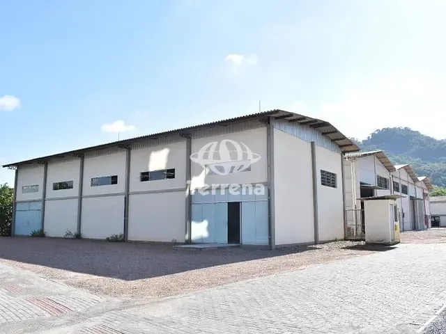 Galpão / Barracão com 5500m², para alugar, no bairro Itoupava Central em Blumenau