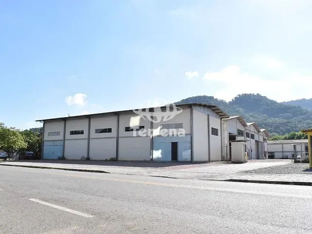 Galpão / Barracão com 5500m², para alugar, no bairro Itoupava Central em Blumenau