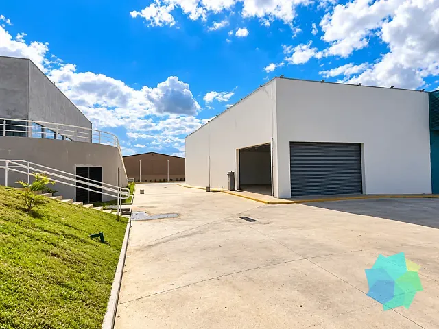 Galpão / Barracão com 3000m², para alugar, no bairro Salto Ville em Salto