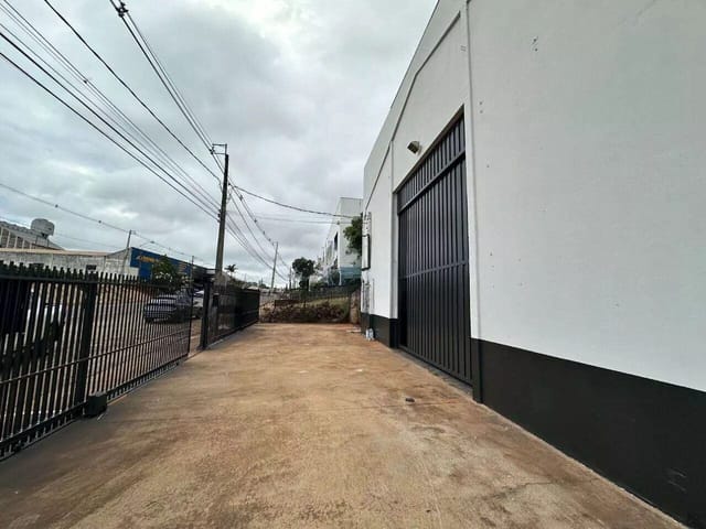 Galpão / Barracão para alugar, no bairro Vila Atalaia em Cambé