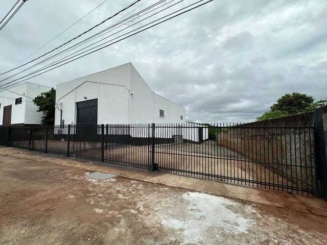 Galpão / Barracão para alugar, no bairro Vila Atalaia em Cambé